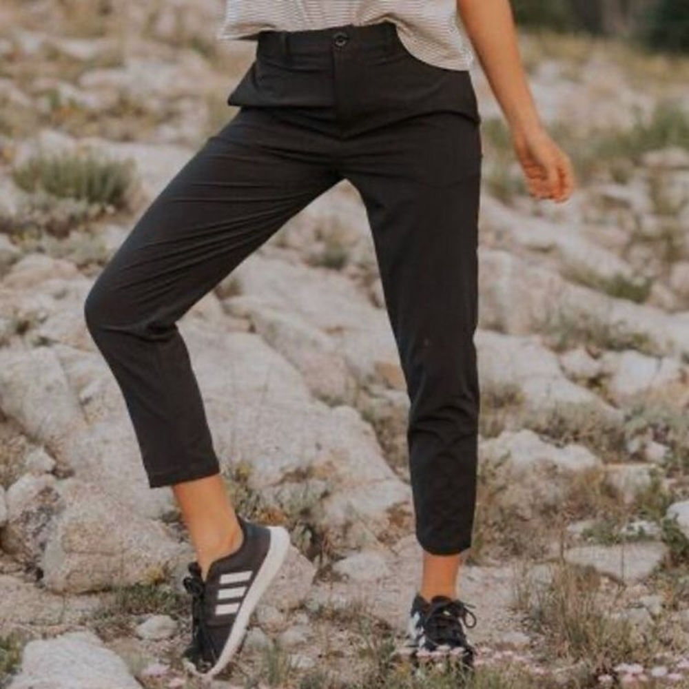 ALBION FIT Classic Tuxedo Capri